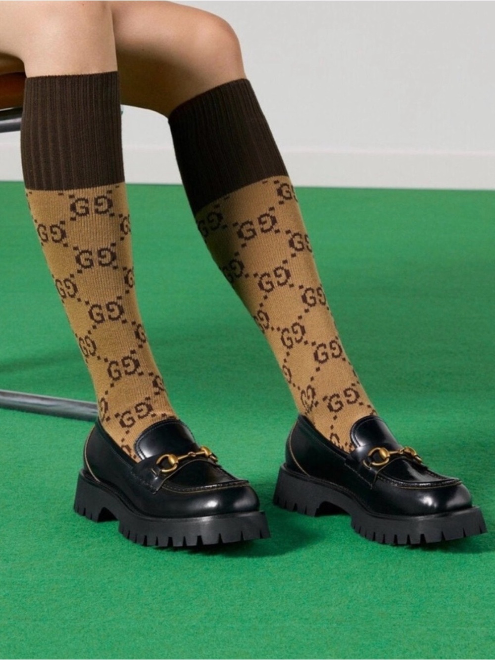 Gucci Black Leather Horsebit Loafers - Gold Hardware w/Bee 🐝